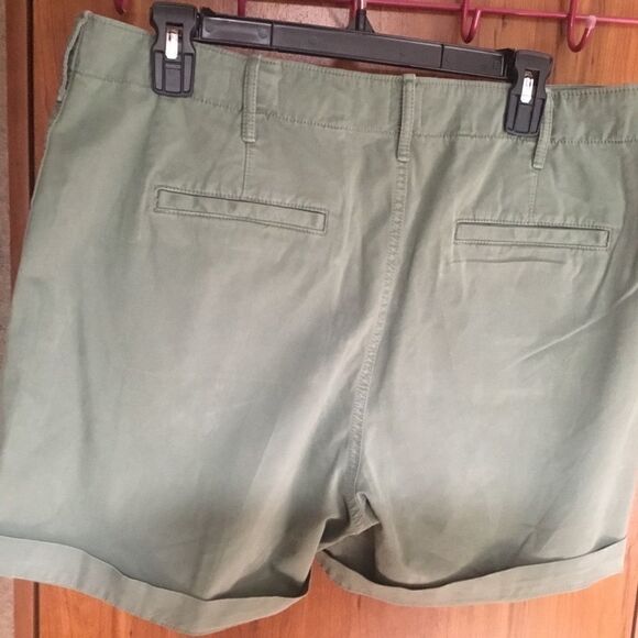 NWOT. GAP Women’s Shorts Size 14 Green - Picture 3 of 11